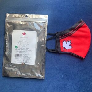 Nwt Hudson Bay Limited Canada Face Mask Sz. L